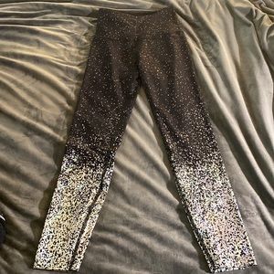 Beyond Yoga ombre alloy leggings size SMALL Black w/ iridescent shine
